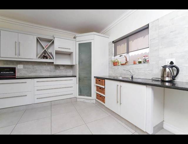 3 BEDROOM PROPERTY TO RENT IN CEDAR LAKES